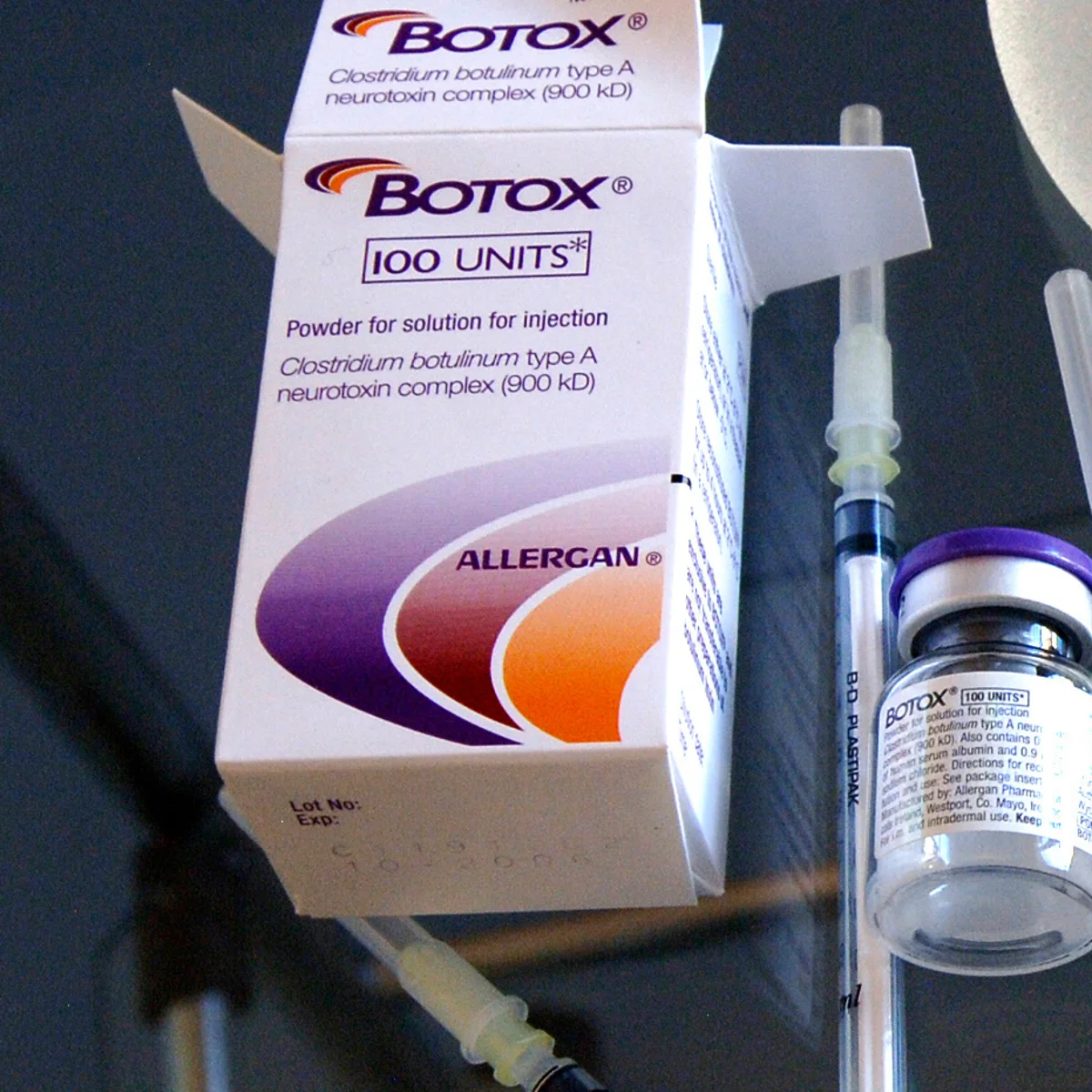 فواید و مضرات بوتاکس (Botox)